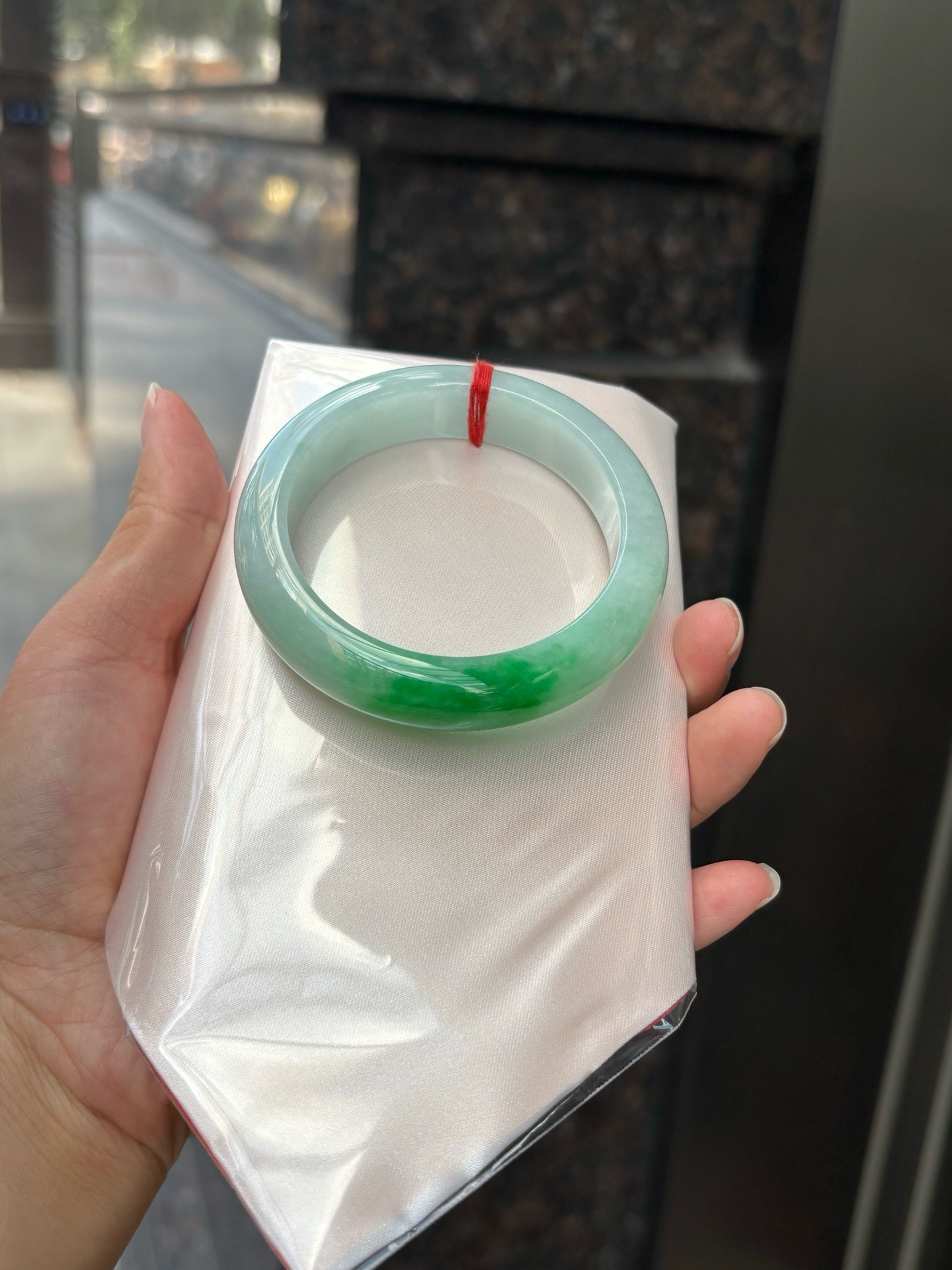 白底青阳绿手镯