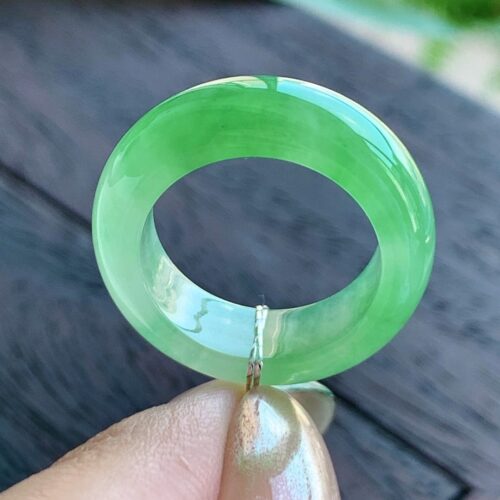Apple Green Jadeite Jade Band Ring, US 7.25 · 7.5mm band
