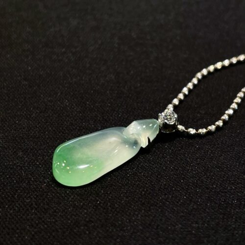 Apple Green Melon Jadeite Jade Pendant 18K Gold, 28.2mm